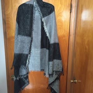 Steve Madden blanket scarf